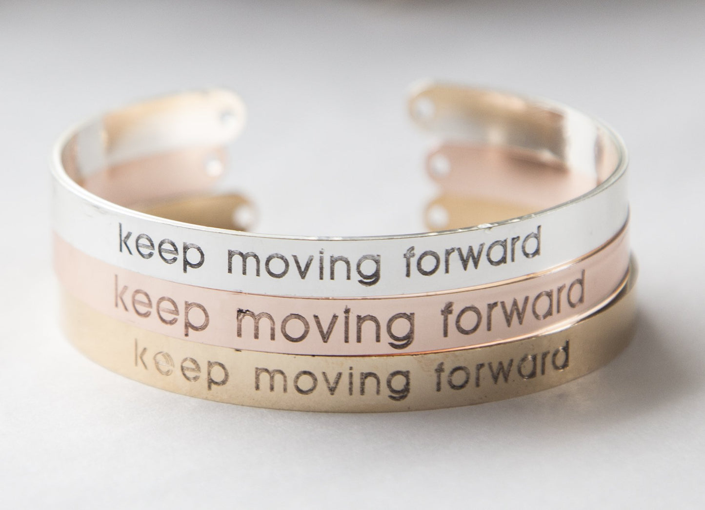 Keep Moving Forward - armband